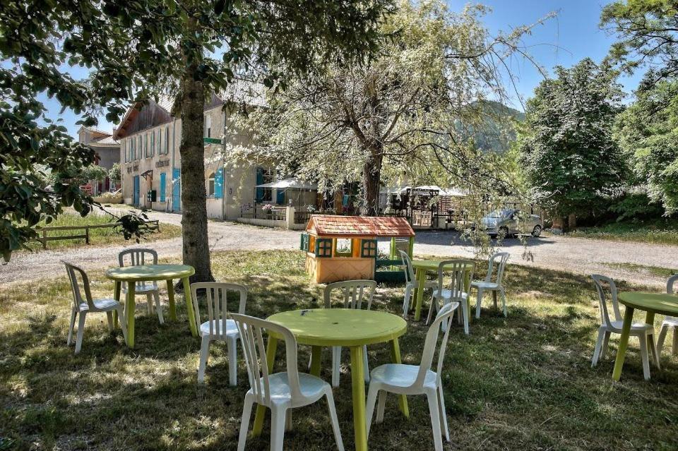 Auberge Du Marronnier Barreme Luaran gambar